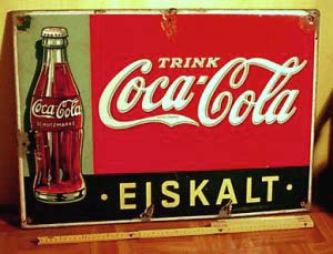 Coca-Cola Werbe-Blechschild der 1930er Jahre - elegante fr Bar & Kche