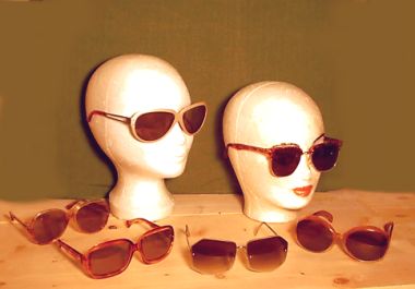 Brillen der Siebziger: von der coolen Sonnenbrille im Insektenlook bis zum den Kassengestell