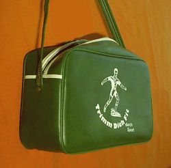 Fuballtasche der 60er - eine gerumige Sporttasche!