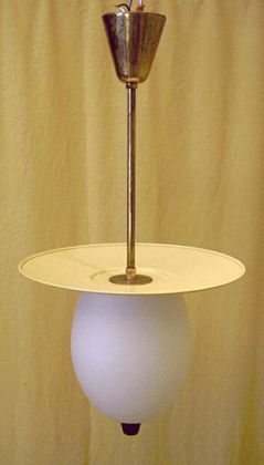 Pendelleuchte mit durchgehendem Lampen-Gestnge in 50er Jahre Pastell