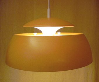 gelbe Hngelampe im Space / Atomic Age Design der 60er / 70er Jahre
