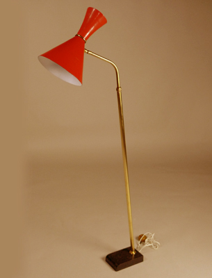 Bellevue & AJ Stehleuchte von Arne Jacobsen fr &TRADITION bzw. LOUIS POULSEN plus STILNOVO Stehlampe