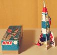 Friction Powered Nike im Atomic Age Design - Weltall-Spielzeug-Rakete fr Jungs