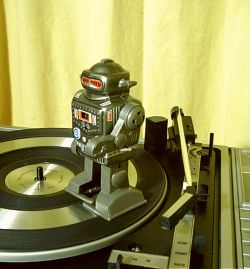 Funkensprühendes YONE Blechspielzeug - made in Japan Funkensprühendes YONE Blechspielzeug - made in Japan