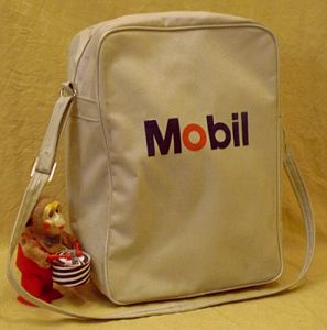 MOBIL Tasche mit Pegasus-Logo als Beuteltasche bzw. Handtasche für den Herrn