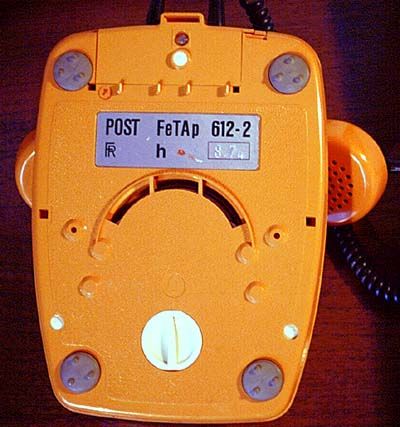 70er Telefongerät in Orange - der Klassiker der Telefonie: einfach anschließen & telefonieren