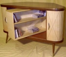 Eckschrank mit integrierter Bar im Mid-Century Design