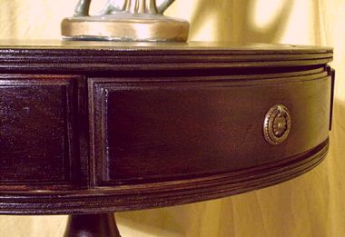 englischer Mahagoni-Beistelltisch