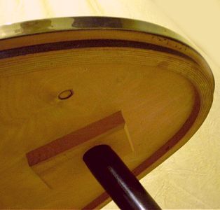 Nierentisch - der heute beliebte Couchtisch der 1950er Nierentisch - der heute beliebte Couchtisch der 1950er