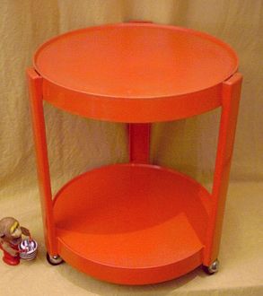 Roll-Beistelltisch aus formschönen Plastik, Servierwagen, Rollwagen Roll-Beistelltisch aus formschönen Plastik, Servierwagen, Rollwagen