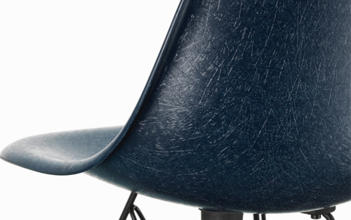 Original Eames Fiberglass von VITRA in neuer, sicherer Kunststoffverarbeitung Original Eames Fiberglass von VITRA in neuer, sicherer Kunststoffverarbeitung