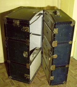 Koffer Überseekoffer Schrankkoffer antik
