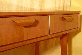 Konsole - das freizügigere Sideboard für Wohnzimmer, Esszimmer oder Flur Konsole - das freizügigere Sideboard für Wohnzimmer, Esszimmer oder Flur