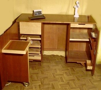 Schrankschreibtisch: Sideboard mit integriertem Arbeitsplatz