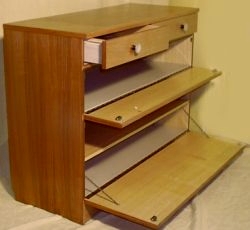 Schuhschrank - ein kleines Sideboard im Flur