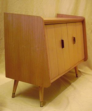 Schuhschrank mit Falttüren - ein beliebtes Garderobenmöbel Schuhschrank mit Falttüren - ein beliebtes Garderobenmöbel