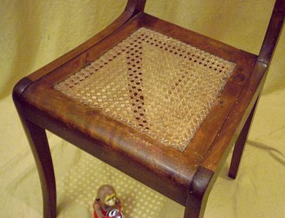 Stuhl mit Geflechteinsatz Stuhl mit Geflechteinsatz