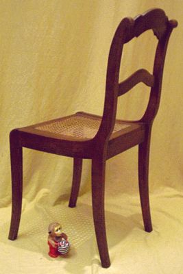 Stuhl mit Geflechteinsatz Stuhl mit Geflechteinsatz