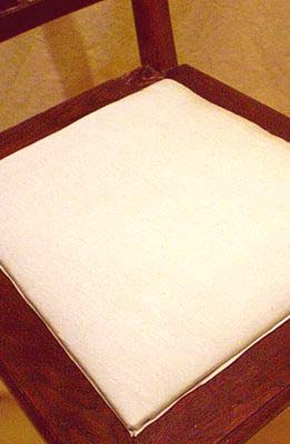 Stuhl bzw. Holzstuhl mit gepolsteter Sitzfläche - ideal fürs Esszimmer Stuhl bzw. Holzstuhl mit gepolsteter Sitzfläche - ideal fürs Esszimmer