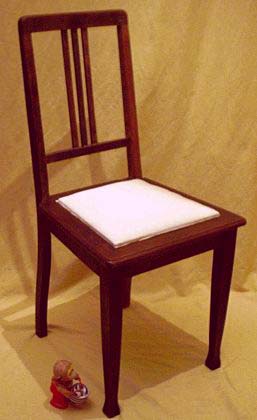 Jugendstil-Holzstuhl mit gepolsteter Sitzfläche - ideal fürs Esszimmer Jugendstil-Holzstuhl mit gepolsteter Sitzfläche - ideal fürs Esszimmer