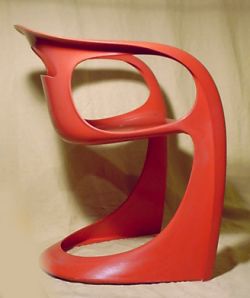 Kunststoffstuhl-Freischwinger inspiert vom Panton Chair