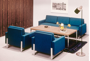 Conseta Sofa und Sessel mit Kufen - Werbung von COR