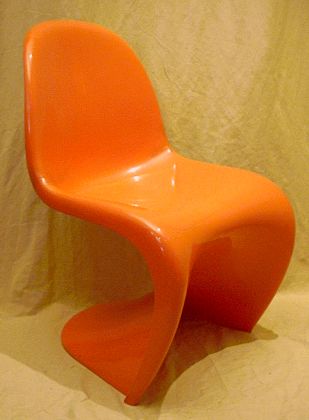 Verner Panton Chair - Kunststoffstuhl-Designklassiker von VITRA