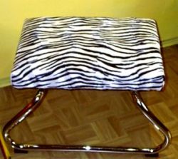 Sitzhocker mit integrierter Leiter - hübsch im Flur Sitzhocker mit integrierter Leiter - hübsch im Flur