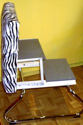 Sitzhocker mit integrierter Leiter - hübsch im Flur Sitzhocker mit integrierter Leiter - hübsch im Flur