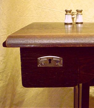 JUNKER & RUH Nähmaschine im Art Deco Stil der 30er Jahre JUNKER & RUH Nähmaschine im Art Deco Stil der 30er Jahre