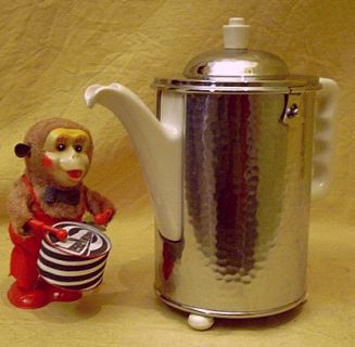 THERMISOL-Hülle und Porzellankanne von SUS - elegante Kaffee oder Tee warmhalten