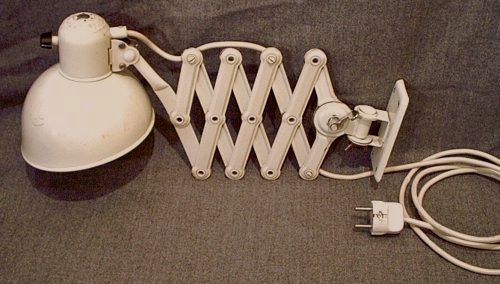 KAISER-idell Scherenleuchte - perfektes Industriedesign der 30er Jahre KAISER-idell Scherenleuchte - perfektes Industriedesign der 30er Jahre