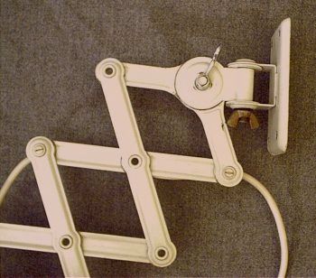 Wandleuchte mit Scherengestell - perfekt für Arbeitsplatz Wandleuchte mit Scherengestell - perfekt für Arbeitsplatz