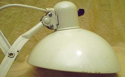 Original KAISER-idell Scherenleuchte 6718 - modernisiertes Industriedesign Original KAISER-idell Scherenleuchte 6718 - modernisiertes Industriedesign