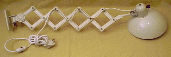 Original KAISER-idell Scherenleuchte 6718 - modernisiertes Industriedesign Original KAISER-idell Scherenleuchte 6718 - modernisiertes Industriedesign