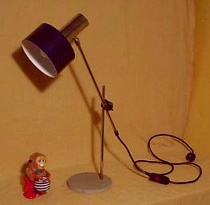 Stativleuchte als Schreibtischlampe bzw. Schreibtischleuchte