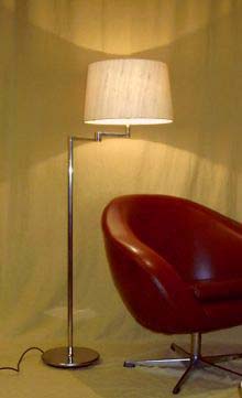 Leseleuchte mit Schwenkarm im Sixties Design der 60er Jahre