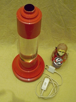 Lavaleuchte statt Wachs im MATHMOS Design mit Glitzerpartikeln der 70er Jahre Lavaleuchte statt Wachs im MATHMOS Design mit Glitzerpartikeln der 70er Jahre