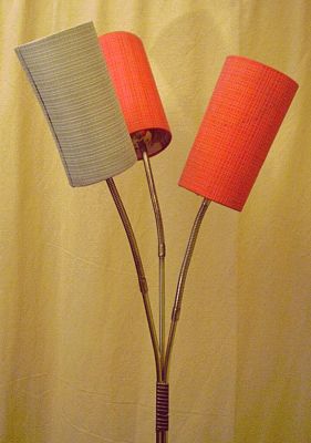 Lampion-Stehleuchte der 50er Jahre mit Gliederarme