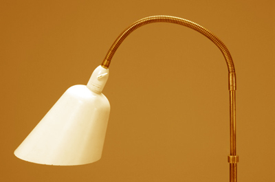 Bellevue Stehlampe von Arne Jacobsen, heute &TRADITION COPENHAGEN