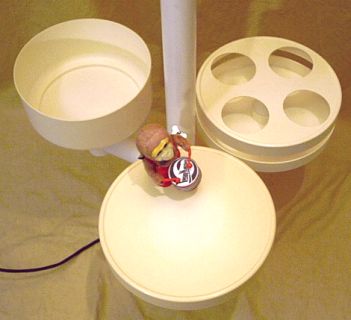 Stehlampe von EHLO ROSMALEN - 3 Ablagen fr Partyspa!