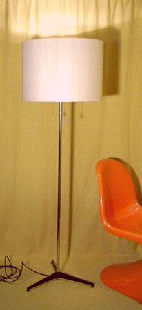 Clubstehleuchte - Stehlampe im zeitlos klassischen Sixties Stil