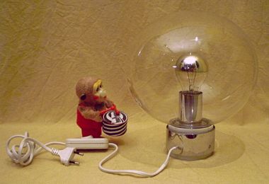 minimalistische Bubble-Tischlampe im Space / Atomic Age Stil der Sixties
