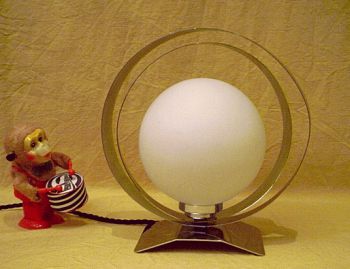 Saturnring-Leuchte im Space / Atomic Age Design der 60er Jahre