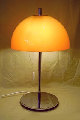 Tischlampe im Space / Atomic Age Stil der 70er Jahre