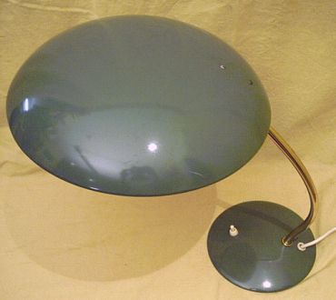 Tellerleuchte im Design der 50er Jahre
