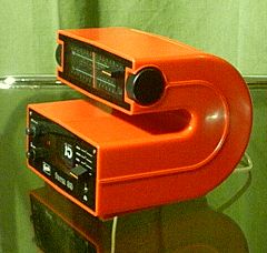 Graetz Form 99, radio reloj despertador de placas. Vintage flip