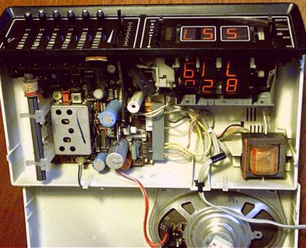 GRUNDIG Sono-Clock 15 Radiowecker - Bandzahlen in LED Fake statt Klappzahlen GRUNDIG Sono-Clock 15 Radiowecker - Bandzahlen in LED Fake statt Klappzahlen